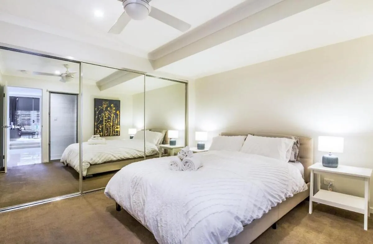 펜션 Huge Family Townhouse 3 Bathrooms 5Km To City 브리즈번 오스트레일리아